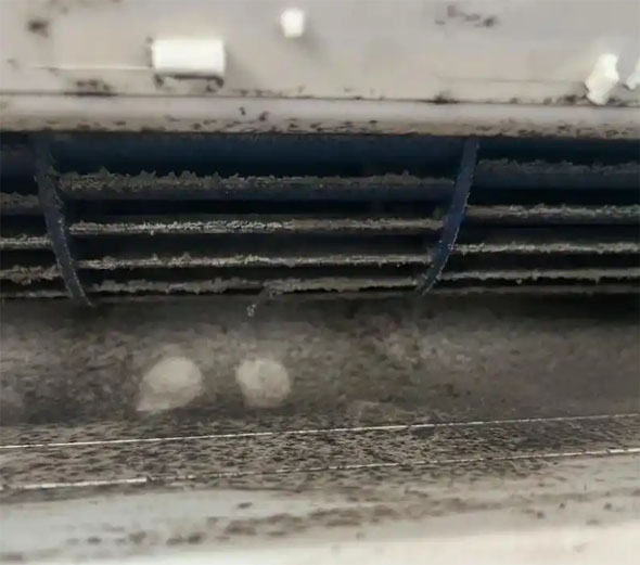 张家界空调吹的风有股烧焦味是怎么回事